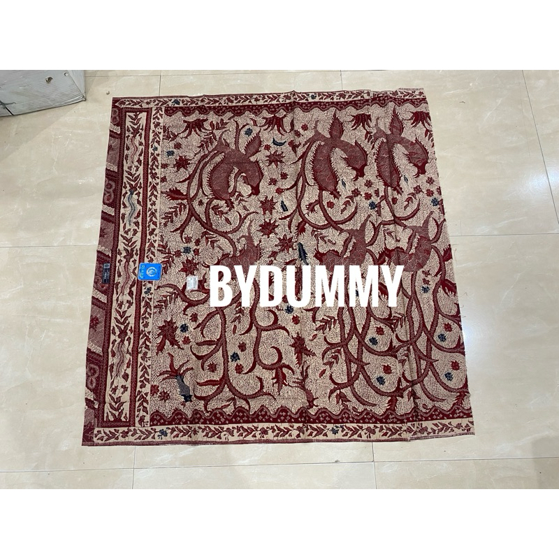 Sarung Batik Iskandartex merk Elang Halus murah grosir warna merah untuk bawahan kebaya baju hantara