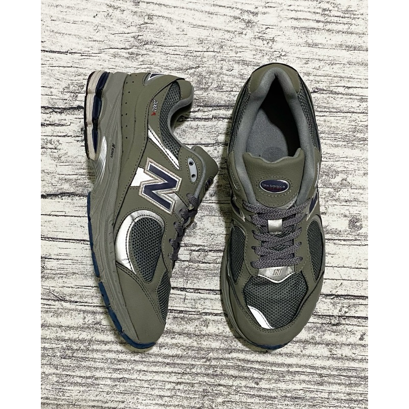 Sepatu New Balance 2002R “Light Grey” Second - Size 42