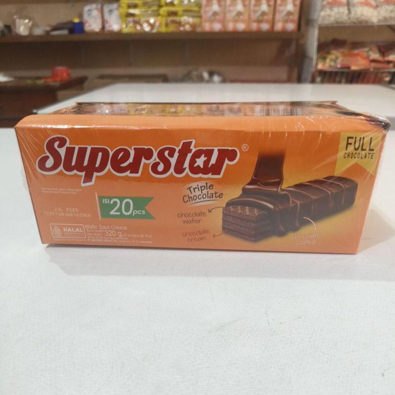 

Super Star Triple Chocolate isi 20 / Wafer Cokelat