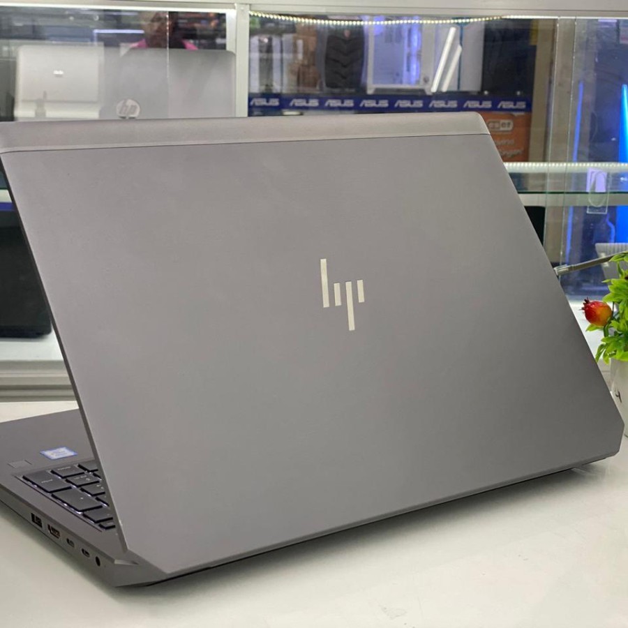 Laptop HP ZBOOK G5 Core i7 17 Inch Profesional Design - ZBOOK 17 G5, i5 8/256