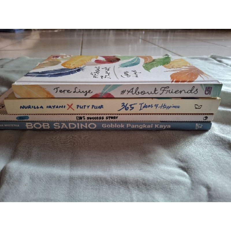 clearance sale preloved buku ori murah (About friends karya Tereliye, 365 ideas of happiness, Exo's 