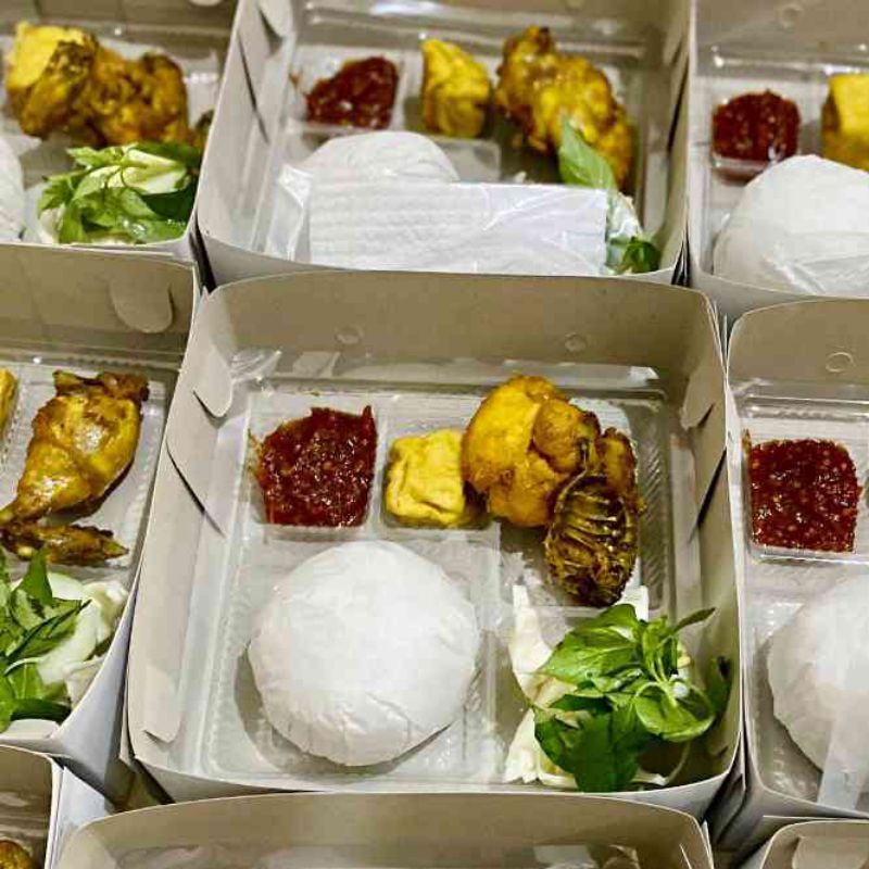 

Nasi Kotak Paling Murah/Halal/Lengkap/Favorite Makanan Semua Orang Tanpa MSG