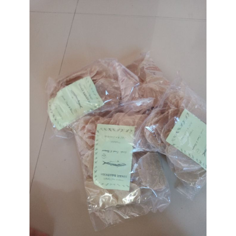 

KRUPUK TENGIRI ASLI BAHAN ALAMI TANPA BAHAN PENGAWET DAN KIMIA 1/2 KG
