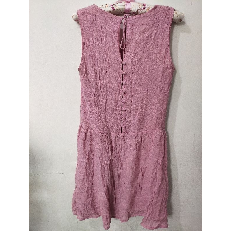 dress mini pantai warna pink bahan lembut