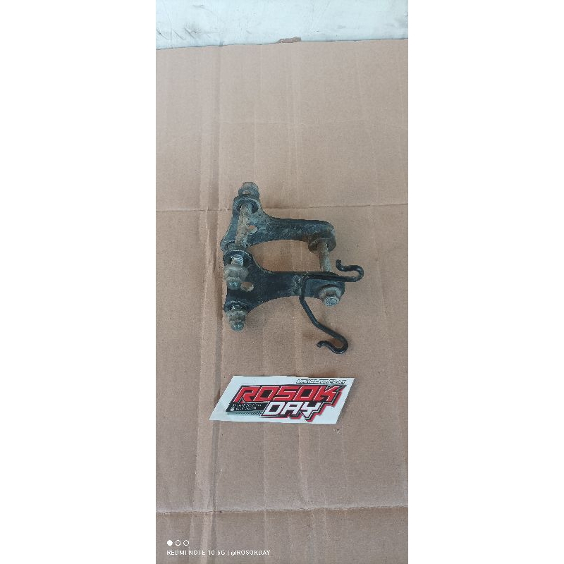 PANGKON MESIN ATAS MEGAPRO PRIMUS ORIGINAL BREKET PANGKON MESIN ATAS MEGAPRO PRIMUS MP PRIMUS ORIGIN