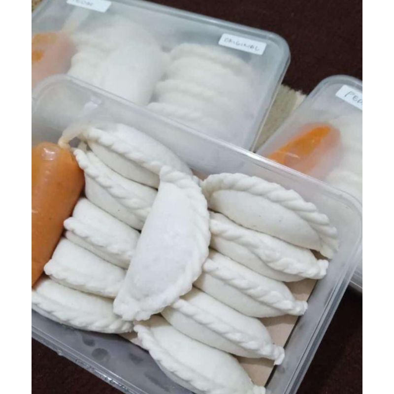 

cireng isi ayam mentah10+1pcs