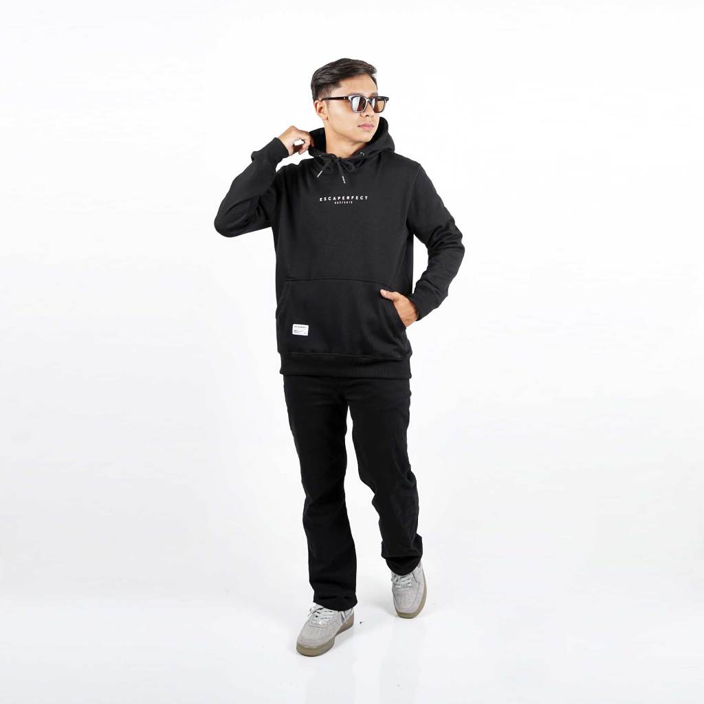 Garansi Escaperfect Hoodie Blacken - Black Hoodie Pria