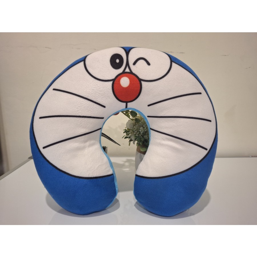 Bantal Leher karakter Doraemon