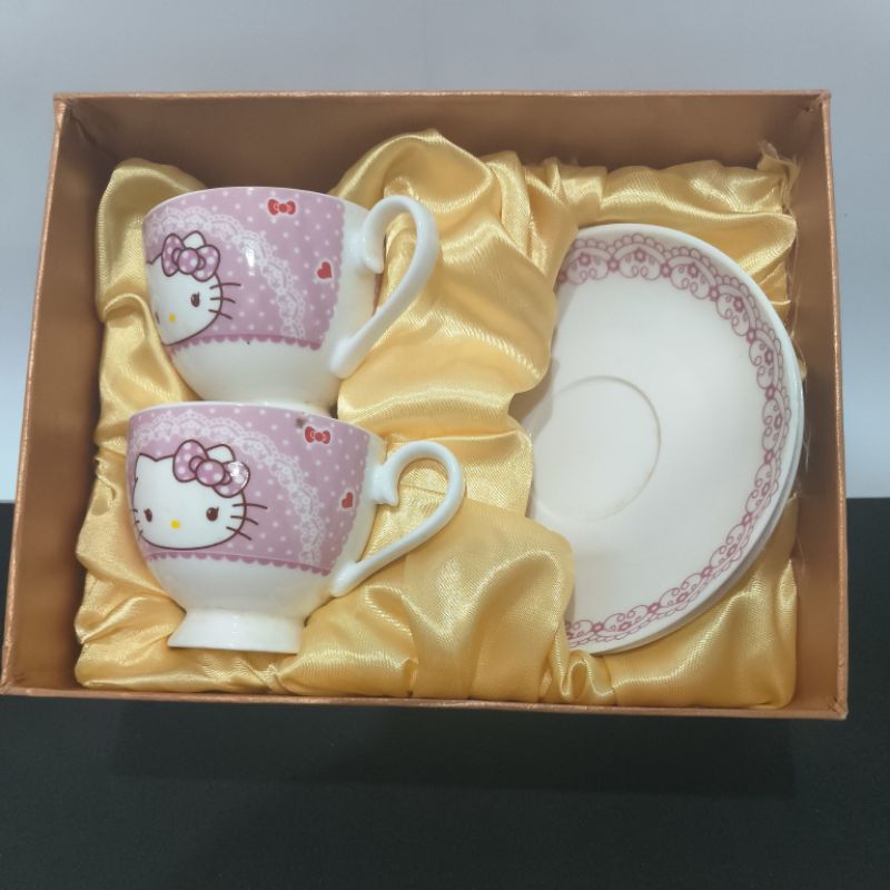 Set tea pai hello kitty ori