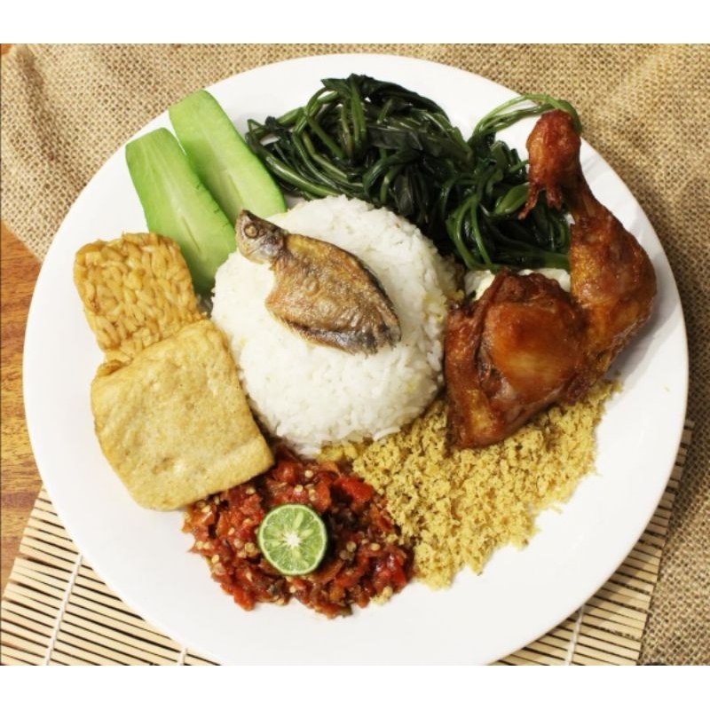 

Nasi Tempong Ayam Goreng