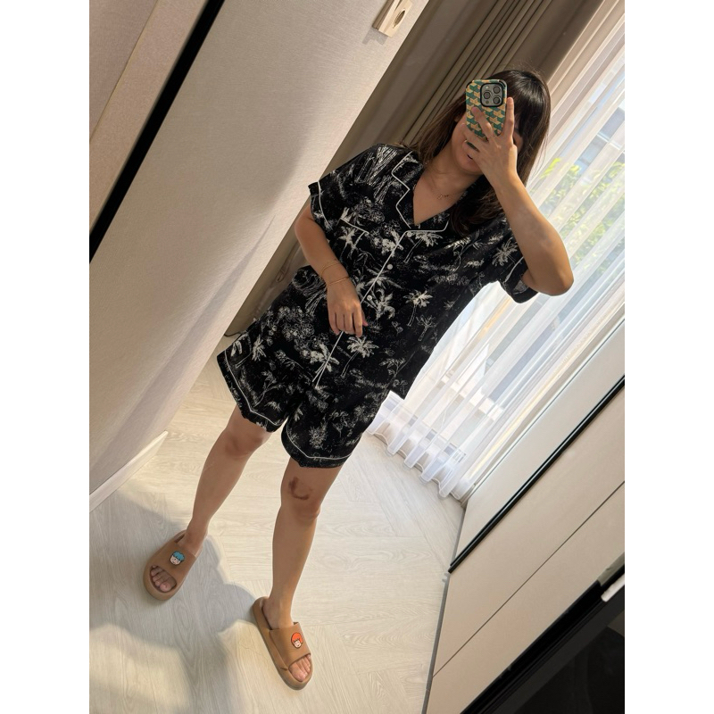 Deluna - Setelan Piyama List Celana Pendek Rayon