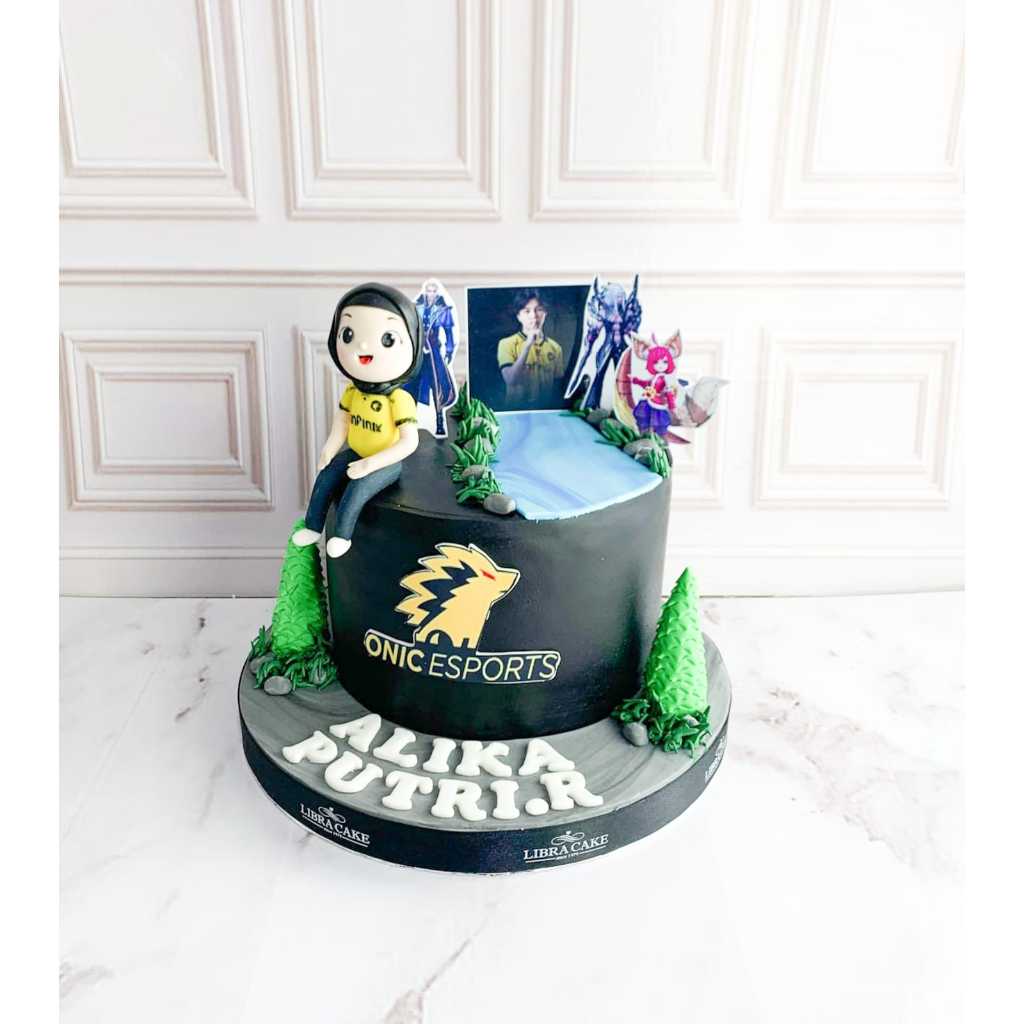 

Kue ulang tahun/Kue birthday/Cake custom birthday/Cake ultah/Kue tema Onic