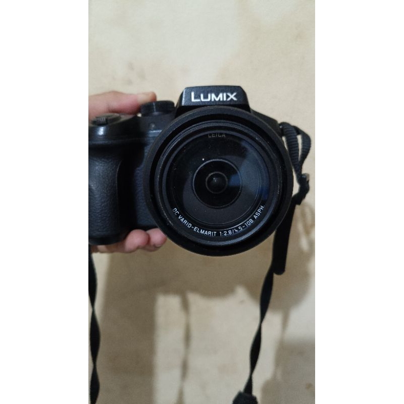 camera panasonic Lumix DMC-FZ300