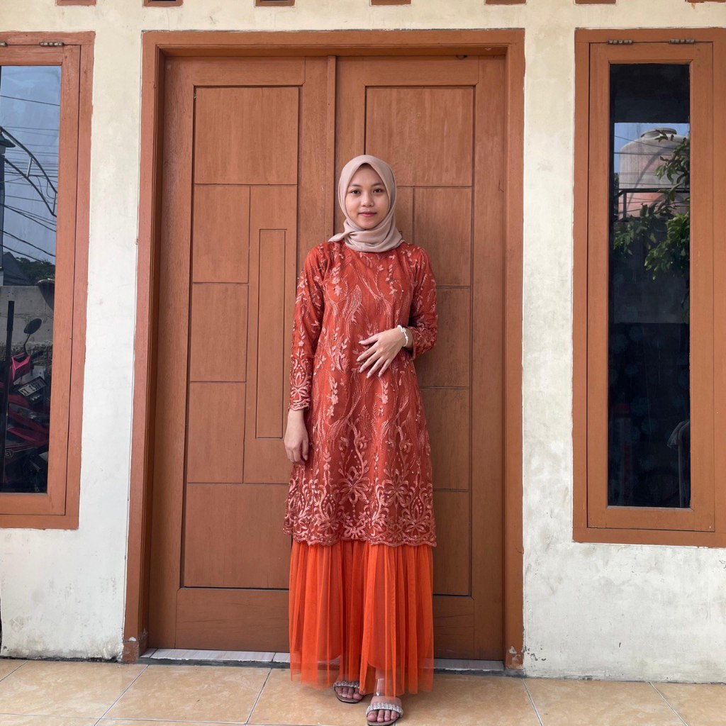 Gamis tutu kombinasi brukat tile mewah wanita dewasa nyaman adeem.