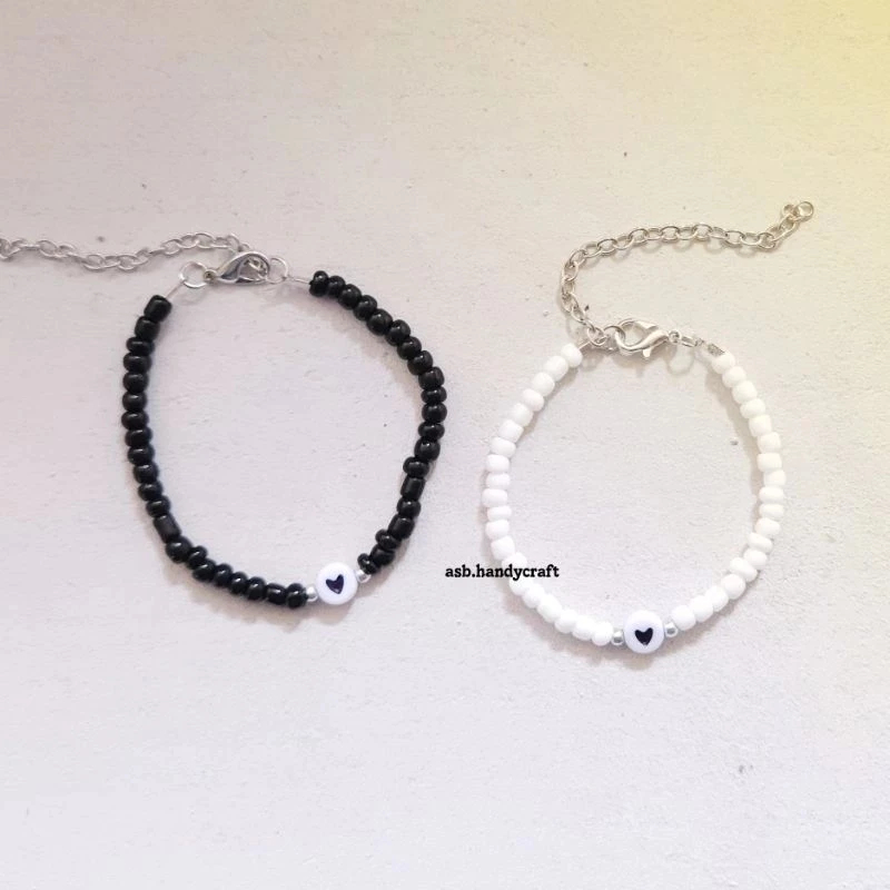 1Pcs Gelang Couple Manik Bintang And Love Glow In The Dark ( Bisa Menyala) Warna Hitam dan Putih