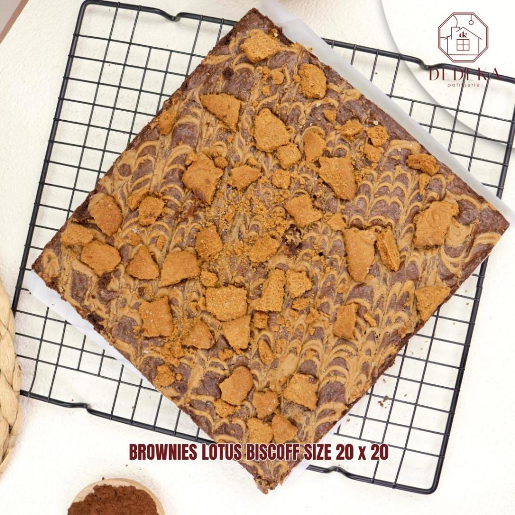 

Fudgy Brownies Topping Lotus Biscoff Premium