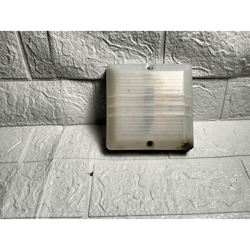 tempat rumah lampu plafon mobil jadul/lama