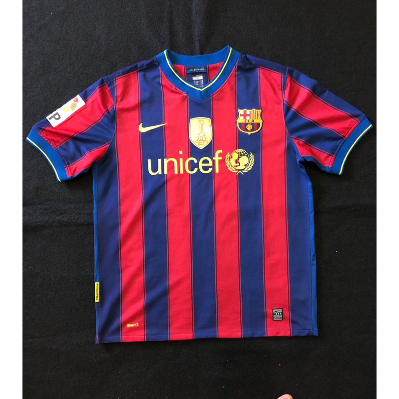 Jersey Bola Retro Barcelona Home 2010/2011 : Iniesta - 8 : GO - Polyster