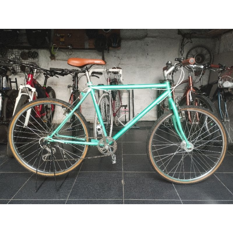 sepeda commuter bike