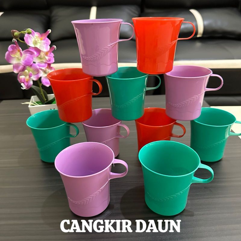 CANGKIR DAUN PLASTIK 1 LUSIN / 12 PCS