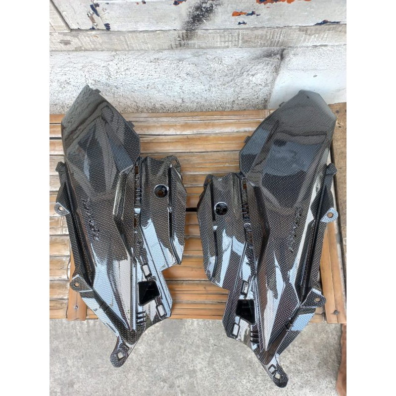 SAMBUNGAN BODY SAMPING VARIO 125 150 NEW 2018 KARBON