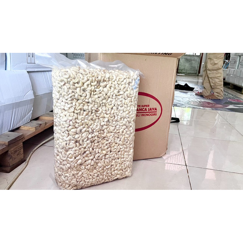 

Kacang Mede / Kacang Mete Super