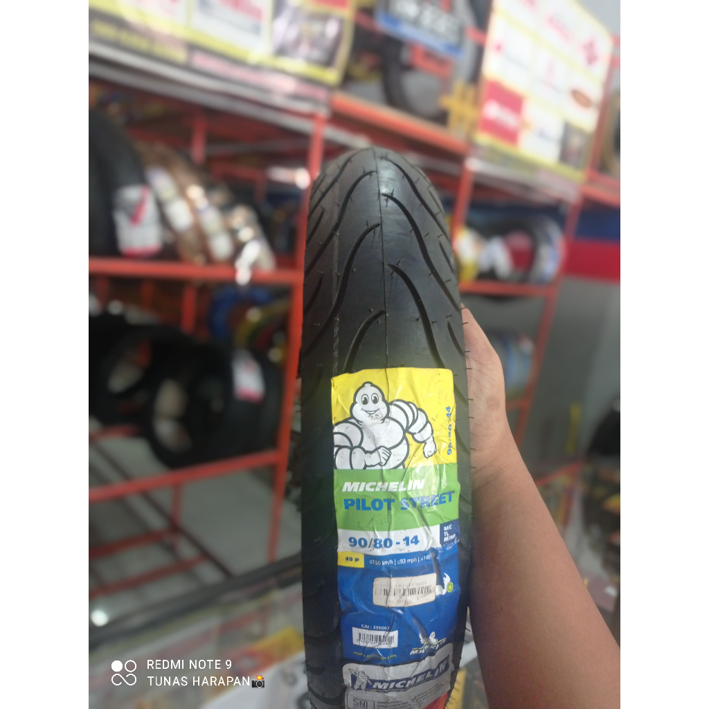 BAN LUAR MICHELIN PILOT STREET TUBELESS RING 14