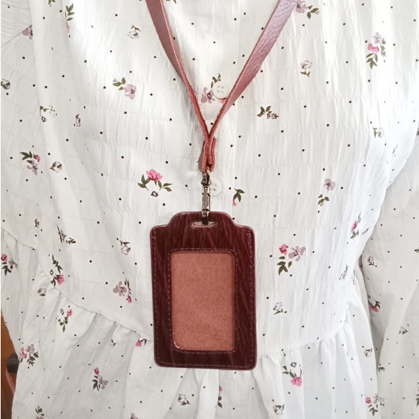 

Name Tag Kulit Voire Leather Lanyard Kulit Sapi Asli Bergaransi