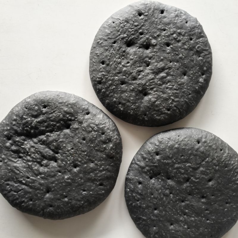 

(Diameter 15 cm,20 cm, dan 25 cm) Base Pizza Hitam/ Dough Pizza Hitam/ Pizza Charcoal