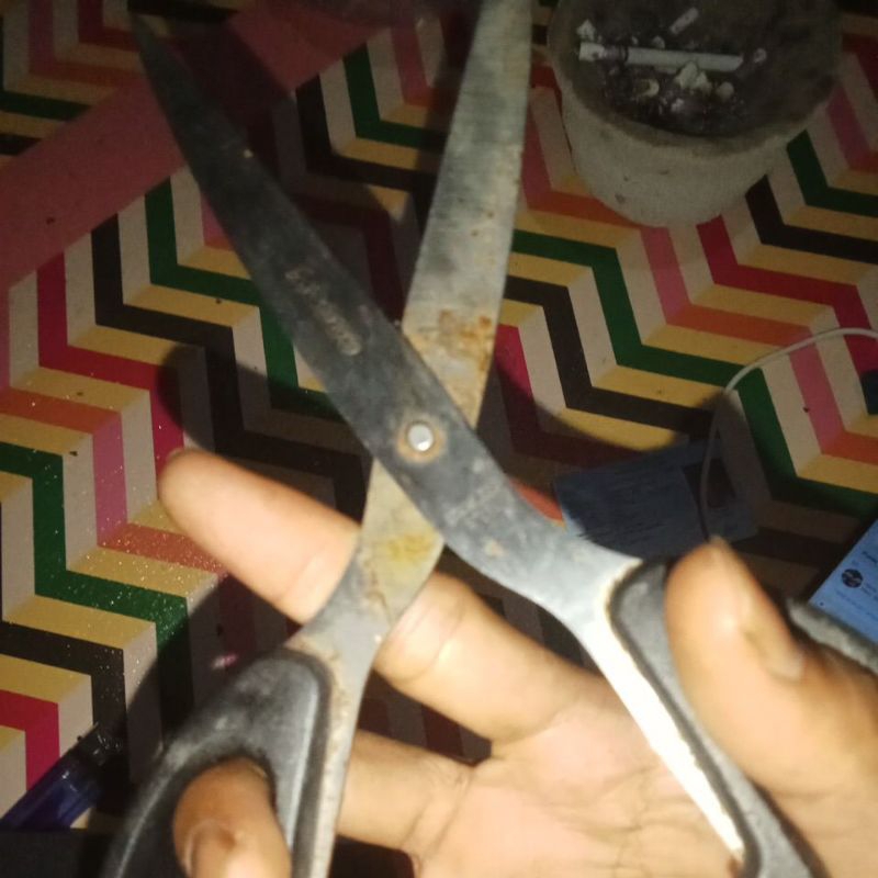 

gunting ultramen
