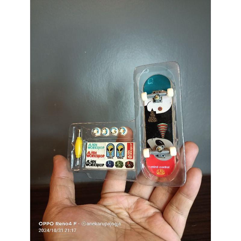 tech deck finger board games alien workshop mind control