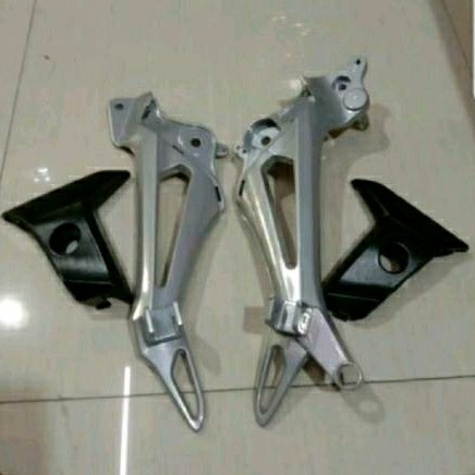 dudukan footstep belakang supra x 125 '07 new doube disc