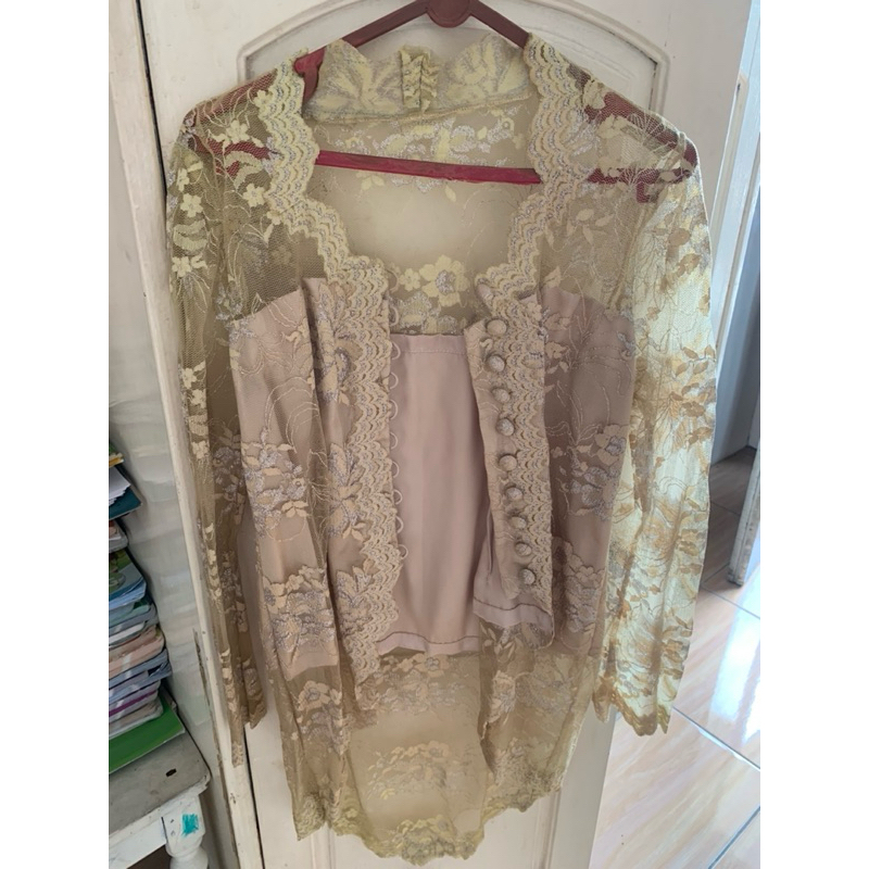 Preloved kebaya brokat