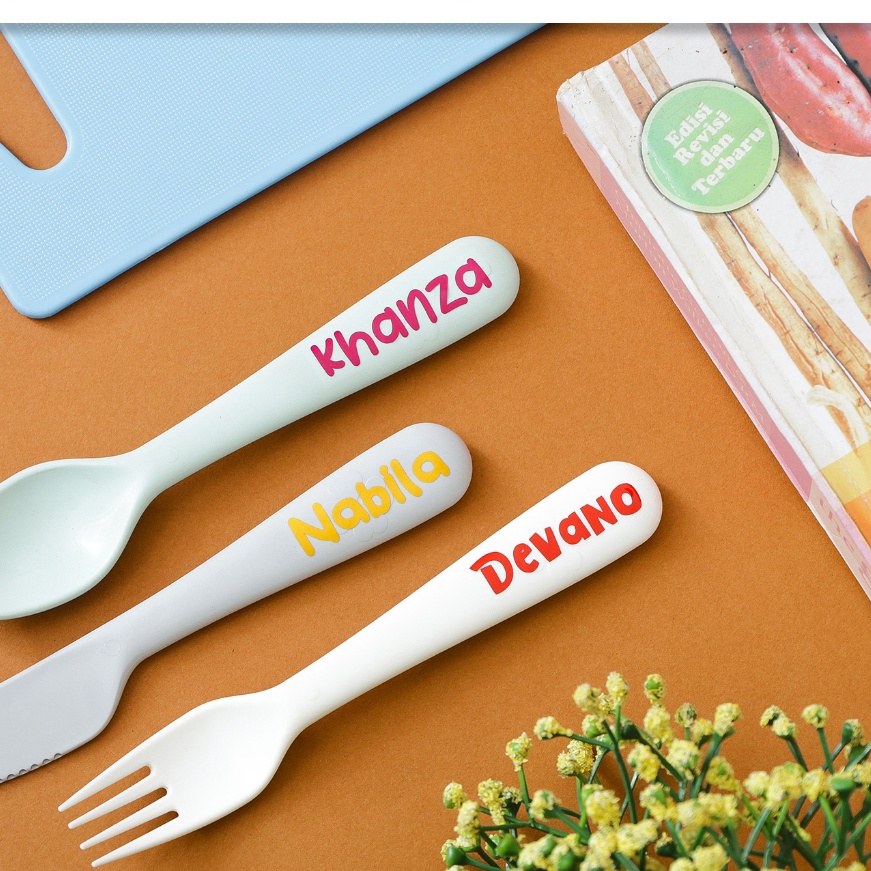 

Langka Stiker Nama Cutting Polos Bahan Scotlite Reflective Ukuran Kecil