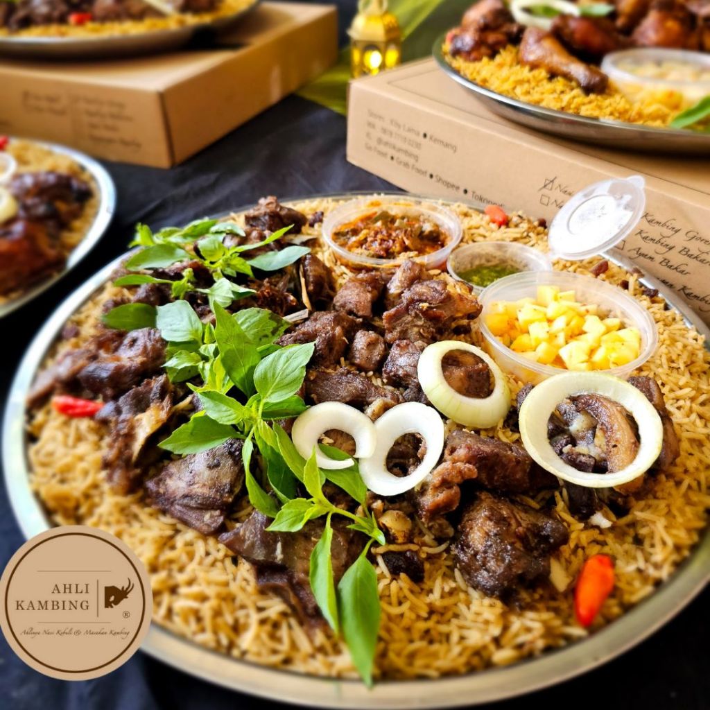 

Tampah Spesial Nasi Kebuli Lauk Mix kambing Goreng-Ayam Bakar