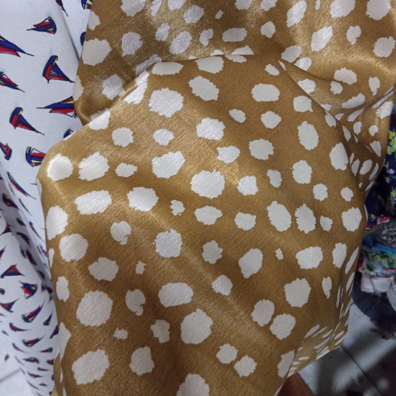 Kain - Kain Satin Silk Motif Polkadot - Kain Satin Silk - Kain Meteran Dzc | Harga Per Setengah Mete