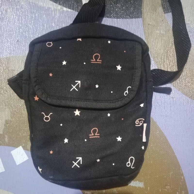 Preloved Fassystore Leony Slingbag Zodiac
