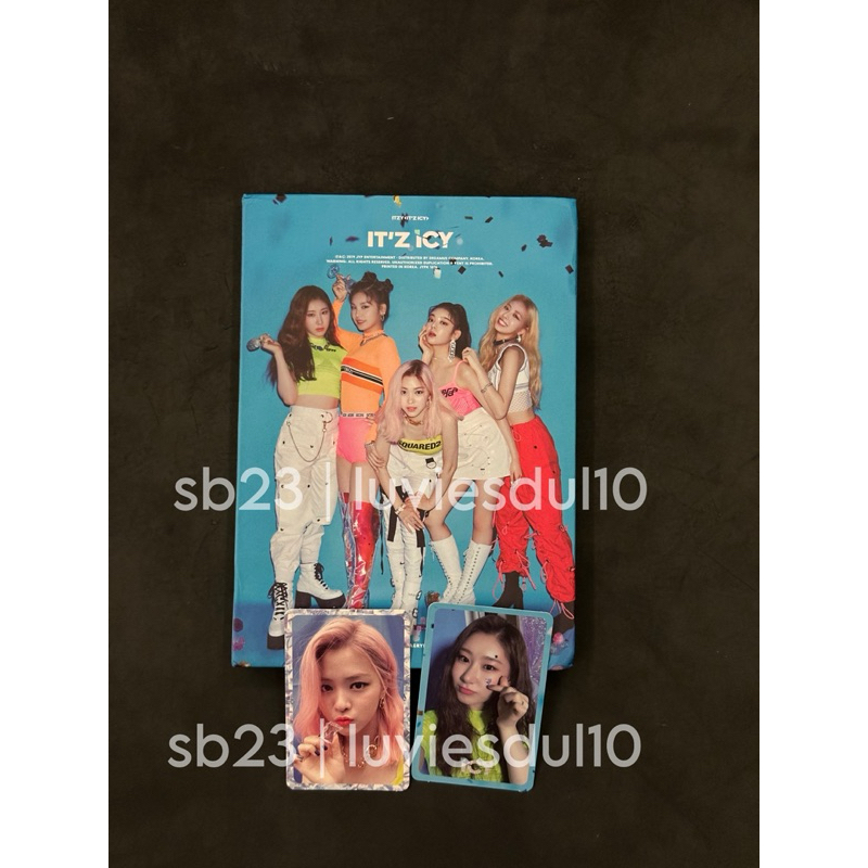 Itzy album set unsealed ( IT’Z ICY ) itz ver  pc ryujin & Chaeryeong