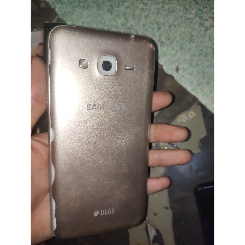samsung j2 biasa minus