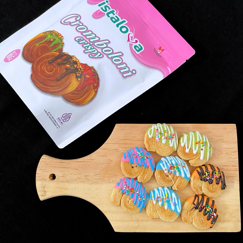 

Snack Pouch Crombolony Crispy Coklat Buah Istana Kue