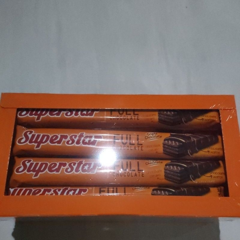 

Roma Wafer Superstar Box isi 20