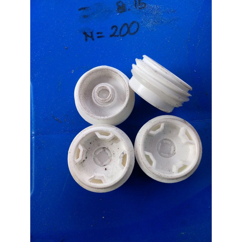 tutup drum plastik HDPE  / tutup  drat ulir bekas