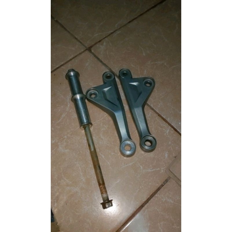 Pangkon Dudukan mesin ayunan engine mounting all-new Honda CBR150R LED Facelift PNP all-new CB 150R 