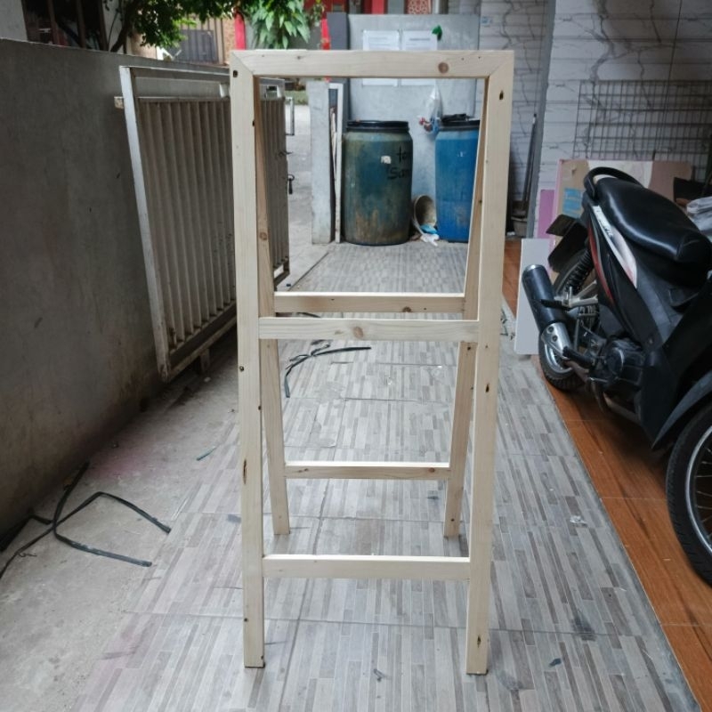 STANDING BANNER RANGKA SPANDUK LIPAT BERDIRI 2 SISI PERLENGKAPAN PROMOSI BAHAN KAYU TEBAL KOKOH ANTI