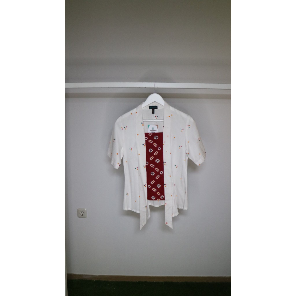 Kain Indonesia - Kebaya Kutubaru Belva Putih Merah Jumputan Jogya