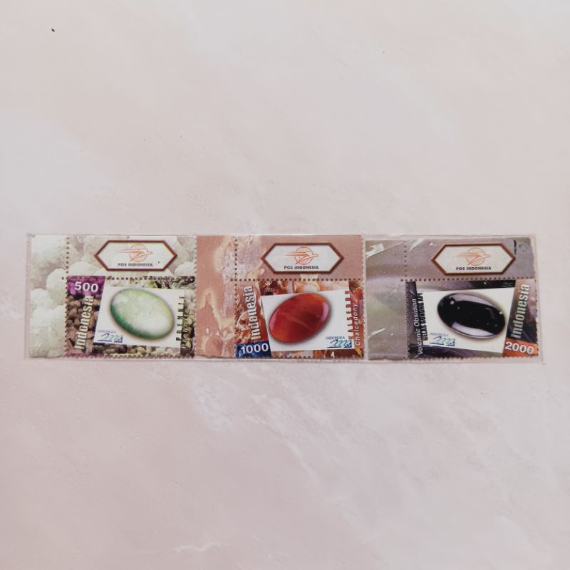 

(AB) Perangko Indonesia 2000 Batu Mulia Seri 4 Set Lengkap 3 pcs Mint