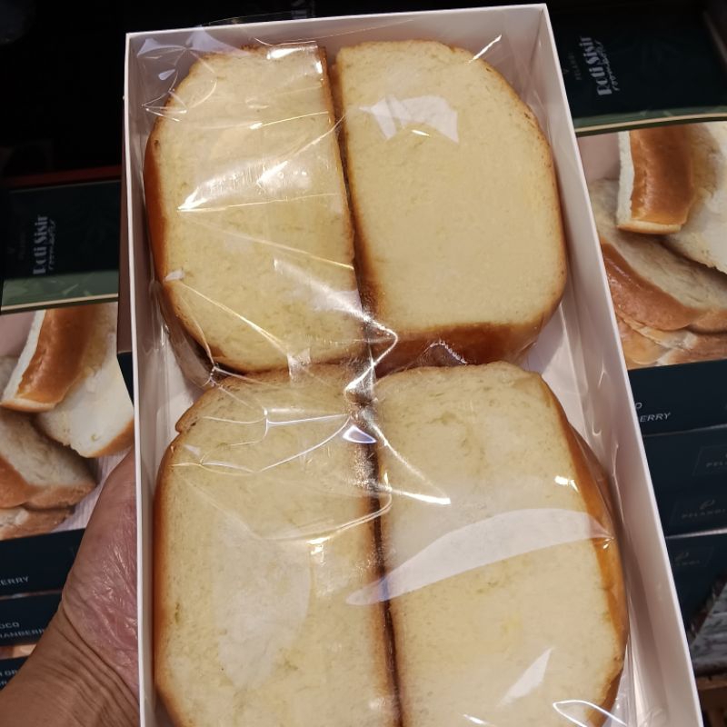 

Roti Sisir Pelangi Semarang