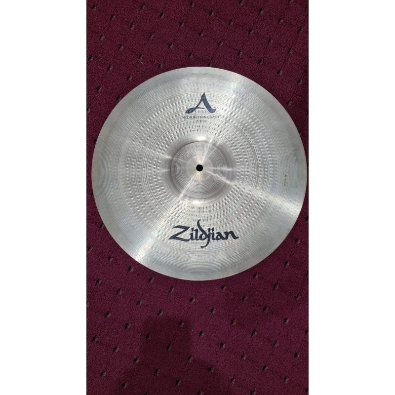 CYMBAL AVEDIS ZILDJIAN MEDIUM THIN CRASH 17" (second) / SIMBAL/ CYMBAL/ ZILDJIAN/ DRUM (PRELOVED)