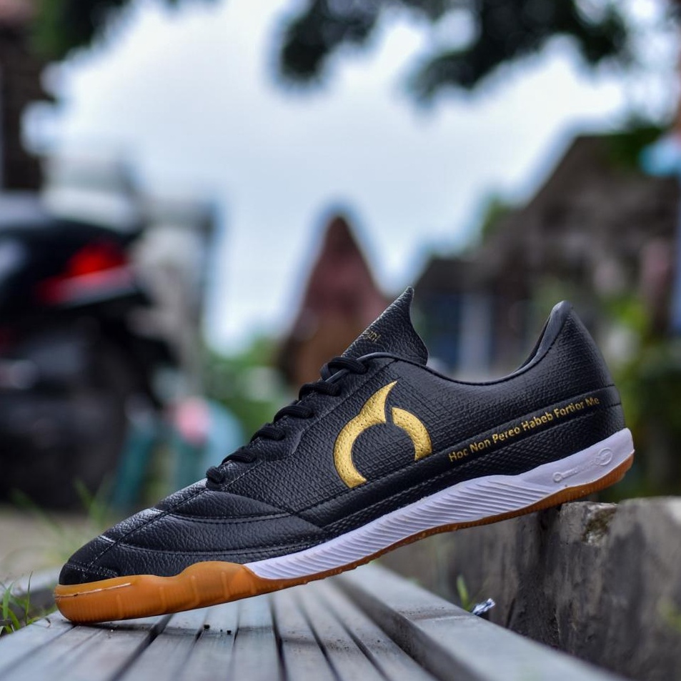 Serbu Untung  Sepatu Futsal Ortuseight Komponen Original Forte Savage In Ortus Warna Hitam Gold Puti