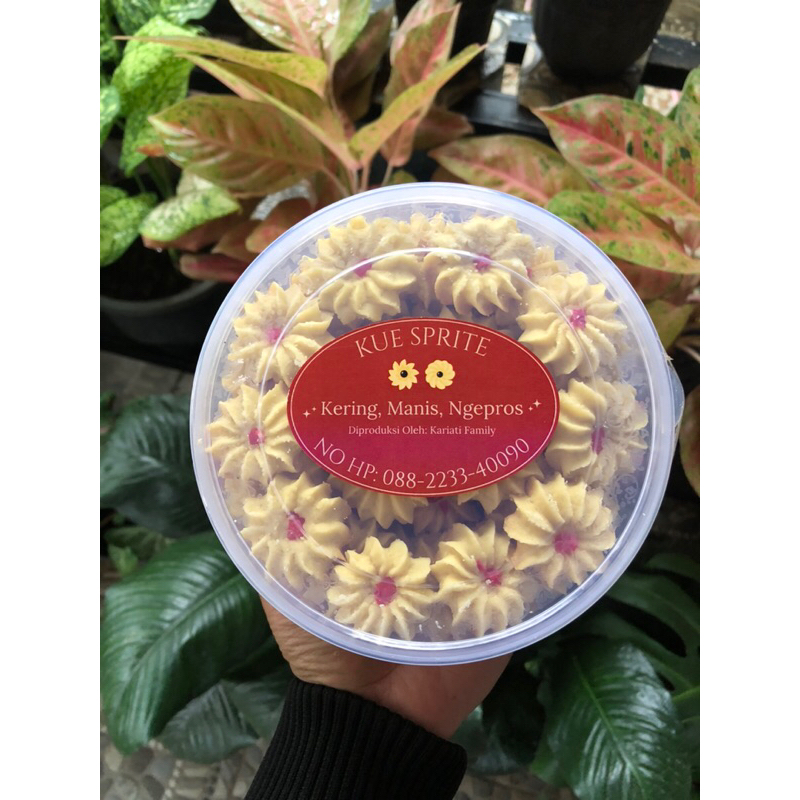 

kue semprit kering manis renyah